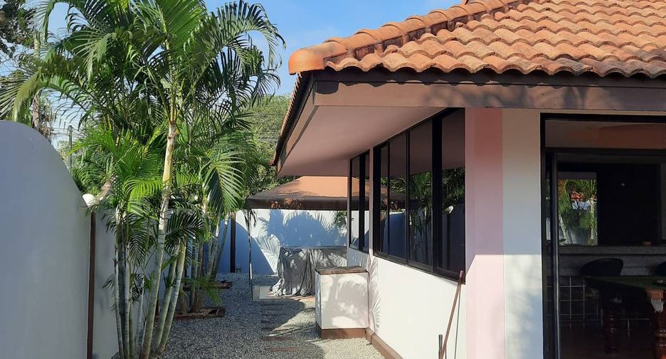 For rent 3 bedrooms villa in Bang Lamung, Chonburi