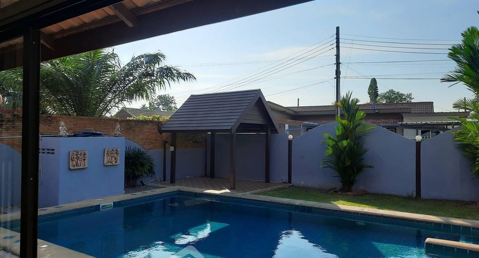 For rent 3 bedrooms villa in Bang Lamung, Chonburi