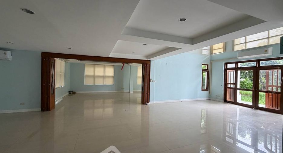 Аренда 4 спальни дом в Bang Phli, Самутпракан