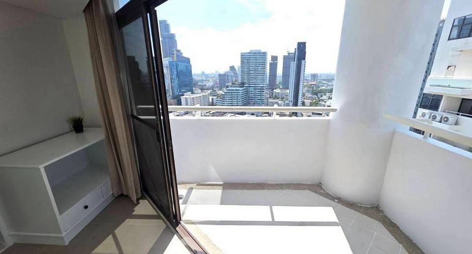 À louer 3 chambres condo à Watthana, Bangkok