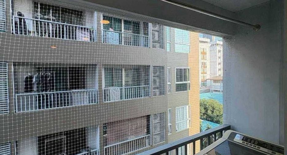 Condo en alquiler de 2 habitaciones en Phra Khanong, Bangkok
