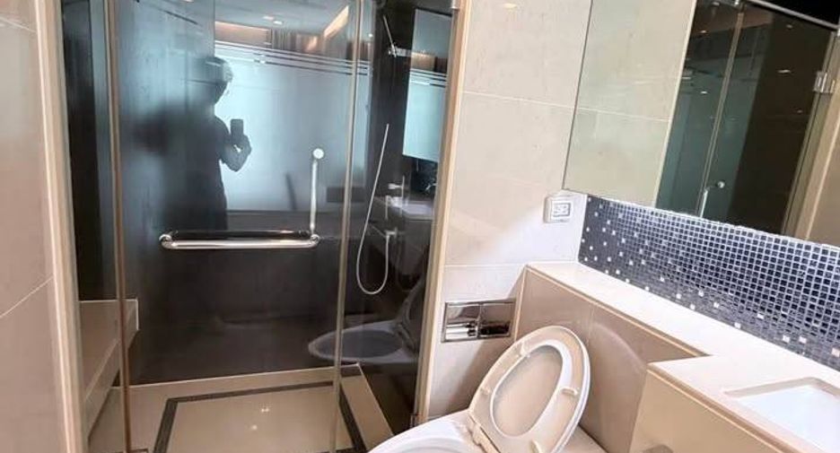 For rent 1 bed condo in Watthana, Bangkok