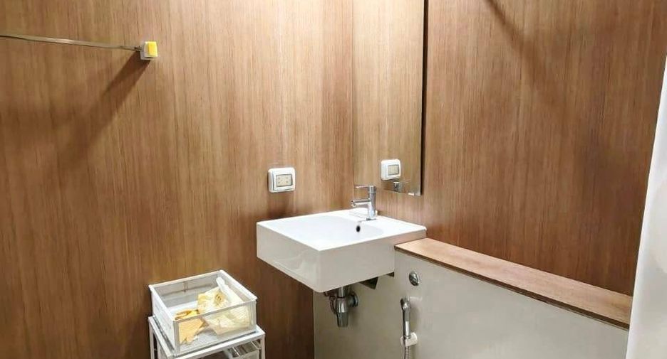 For rent 2 bedrooms condo in Sathon, Bangkok