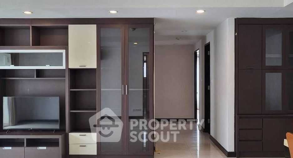Condo en alquiler de 3 habitaciones en Watthana, Bangkok