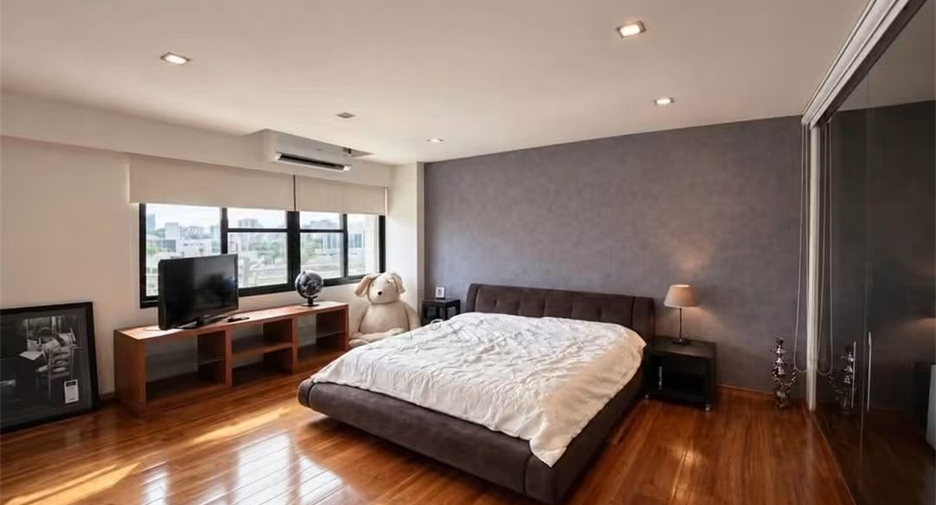 Condo en alquiler de 2 habitaciones en Yan Nawa, Bangkok