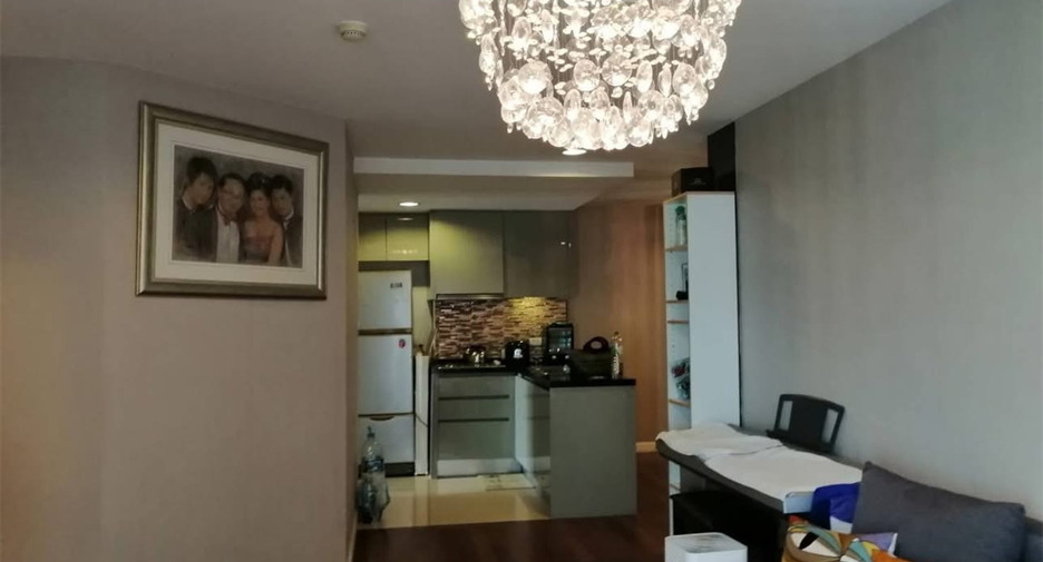À vendre 2 chambres condo à Huai Khwang, Bangkok