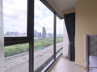 For rent 2 bedrooms condo in Huai Khwang, Bangkok