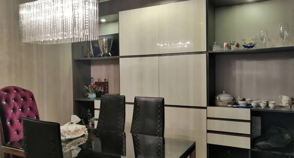 Condo en alquiler de 2 habitaciones en Huai Khwang, Bangkok
