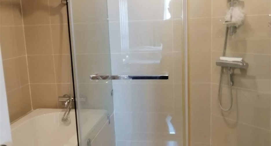 Condo en alquiler de 2 habitaciones en Huai Khwang, Bangkok
