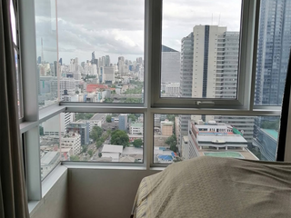 À louer 2 chambres condo à Huai Khwang, Bangkok
