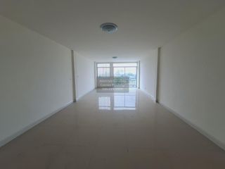 Gewerbefläche zum Kauf mit 2 Zimmer in Si Racha, Chonburi
