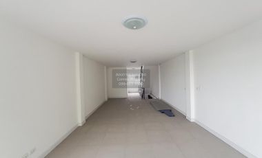 Продажа 2 спальни торговое помещение в Si Racha, Чонбури