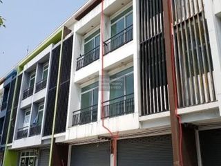Gewerbefläche zum Kauf mit 2 Zimmer in Si Racha, Chonburi
