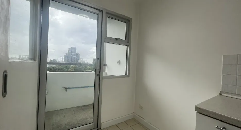 For sale 2 bedrooms condo in Khlong Toei, Bangkok
