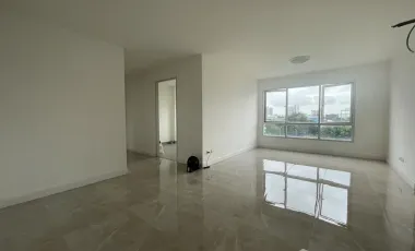 For sale 2 bedrooms condo in Khlong Toei, Bangkok