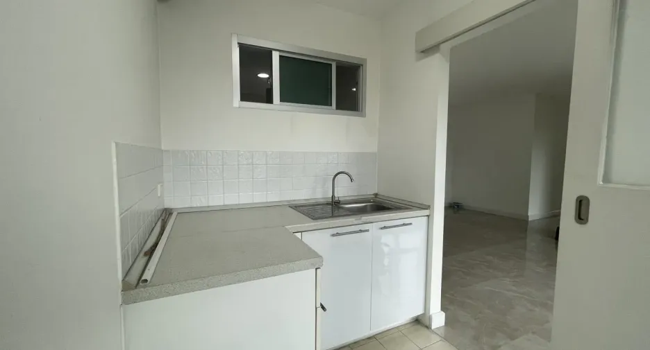 For sale 2 bedrooms condo in Khlong Toei, Bangkok