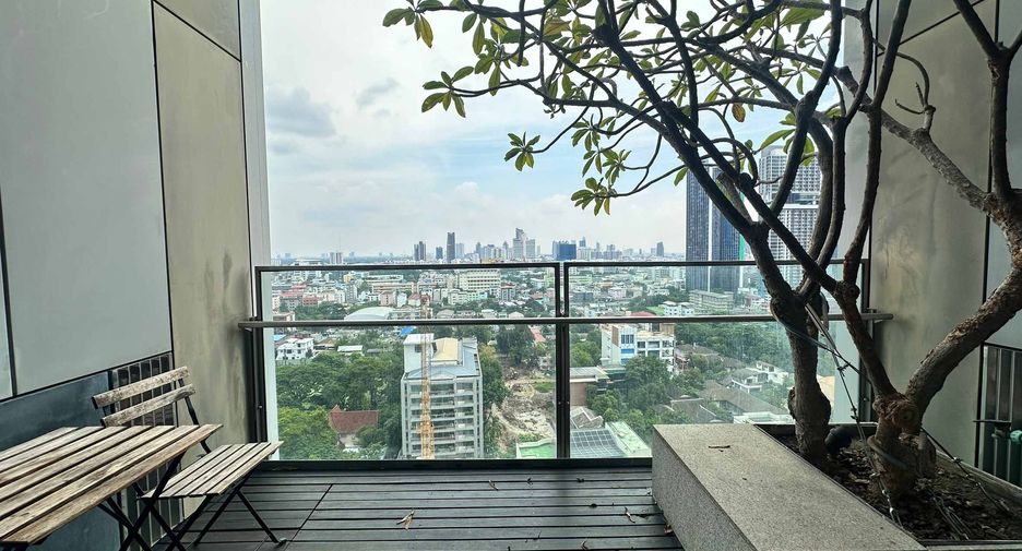 For rent 2 bedrooms condo in Sathon, Bangkok