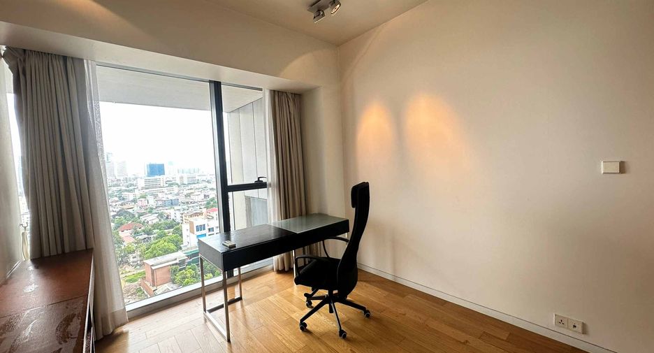 For rent 2 bedrooms condo in Sathon, Bangkok