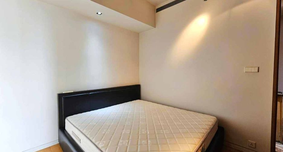 For rent 2 bedrooms condo in Sathon, Bangkok