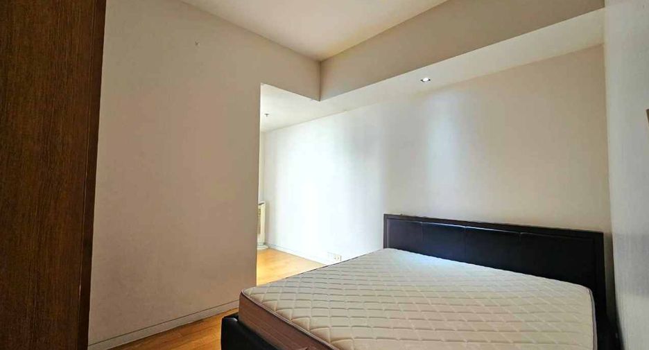 For rent 2 bedrooms condo in Sathon, Bangkok