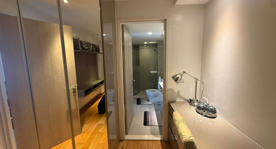 For rent 2 bedrooms condo in Watthana, Bangkok
