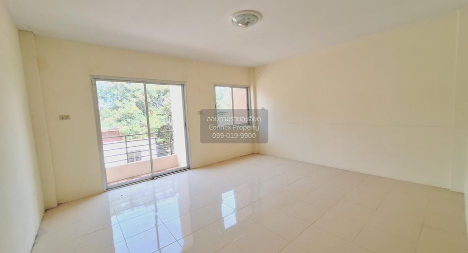 Продажа 2 спальни таунхаус в Si Racha, Чонбури