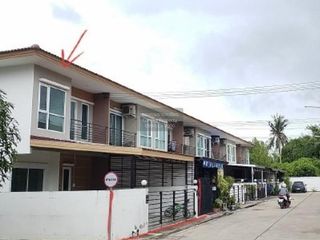 Продажа 2 спальни таунхаус в Si Racha, Чонбури