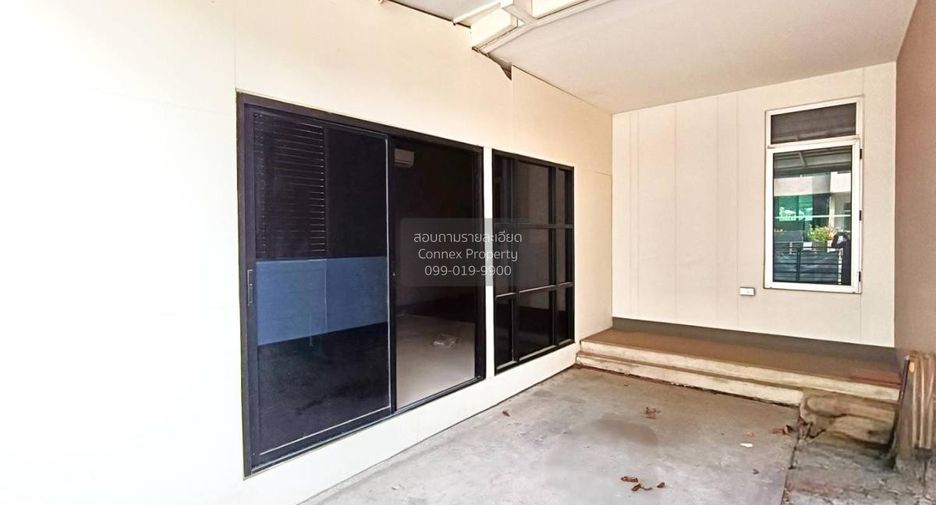Casa adosada en venta de 4 habitaciones en Khlong Luang, Pathum Thani