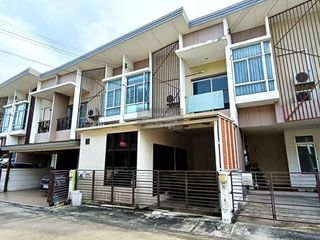 Продажа 4 спальни таунхаус в Khlong Luang, Патумтани