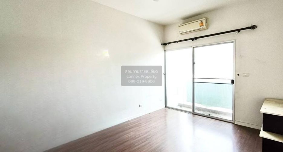 Casa adosada en venta de 4 habitaciones en Khlong Luang, Pathum Thani