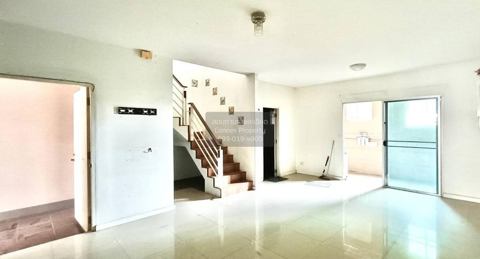 Casa adosada en venta de 4 habitaciones en Khlong Luang, Pathum Thani