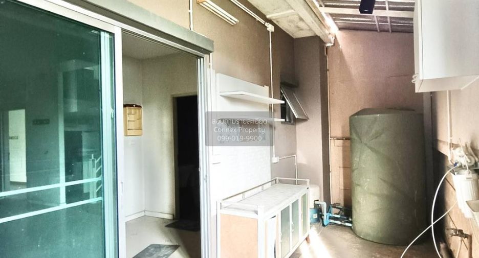 Casa adosada en venta de 4 habitaciones en Khlong Luang, Pathum Thani