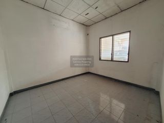 出售 2 卧室 联排别墅 在 Si Racha, Chon Buri