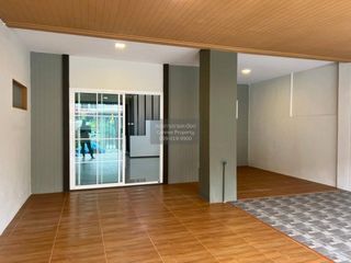 Продажа 3 спальни таунхаус в Khlong Luang, Патумтани