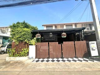Продажа 3 спальни таунхаус в Khlong Luang, Патумтани