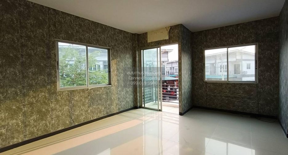 Продажа 2 спальни таунхаус в Si Racha, Чонбури