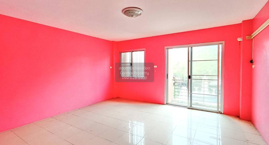 Reihenhaus zum Kauf mit 2 Zimmer in Si Racha, Chonburi