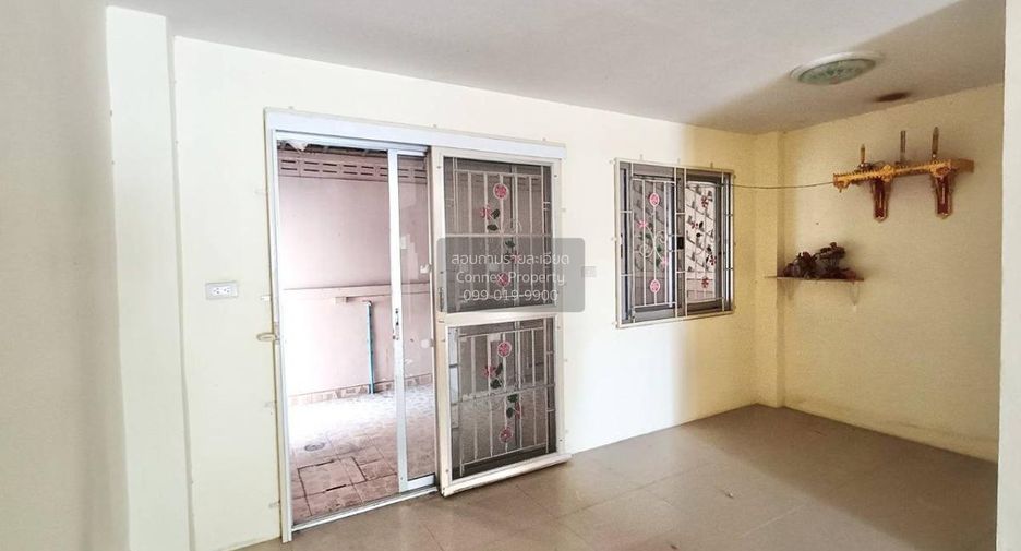 Reihenhaus zum Kauf mit 2 Zimmer in Si Racha, Chonburi