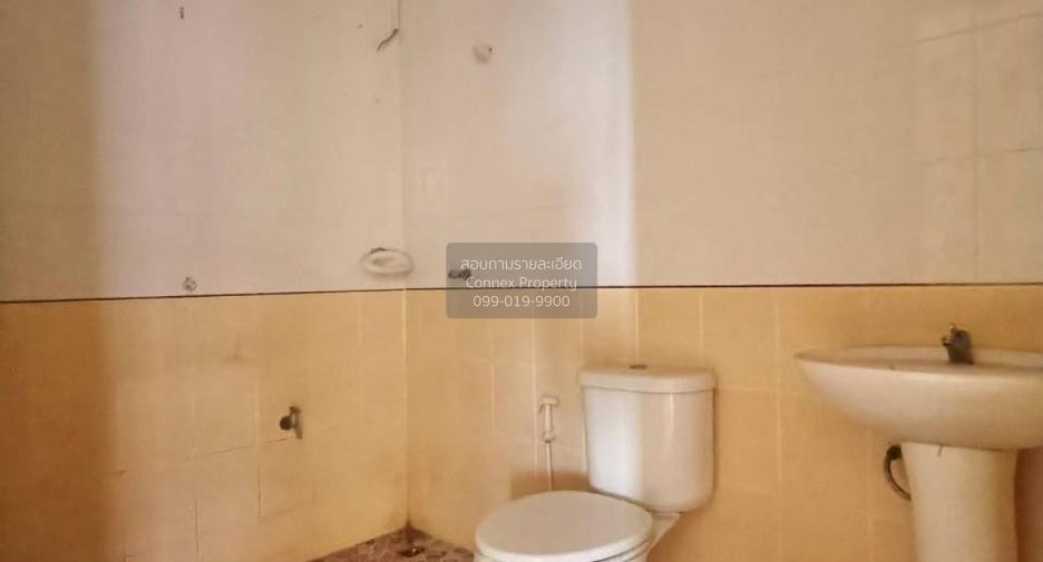 Reihenhaus zum Kauf mit 2 Zimmer in Si Racha, Chonburi