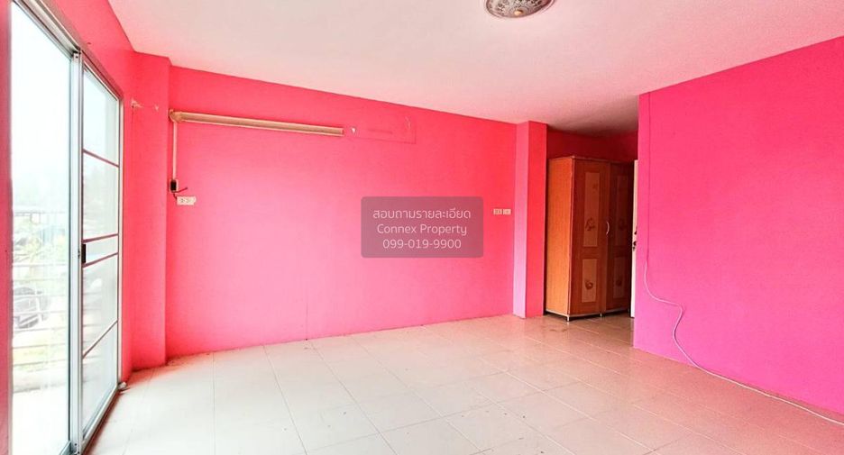 Reihenhaus zum Kauf mit 2 Zimmer in Si Racha, Chonburi