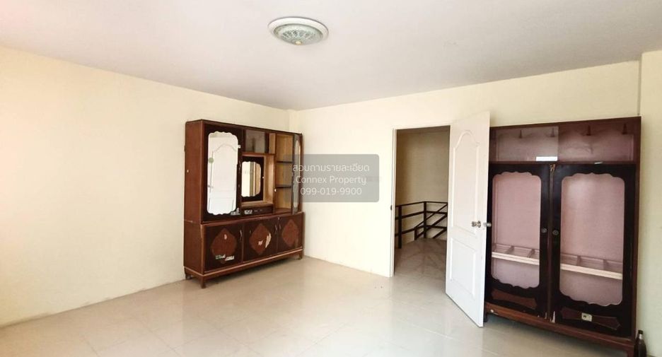 Reihenhaus zum Kauf mit 2 Zimmer in Si Racha, Chonburi
