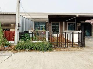 Продажа 2 спальни таунхаус в Si Racha, Чонбури