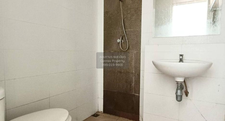 Reihenhaus zum Kauf mit 2 Zimmer in Si Racha, Chonburi