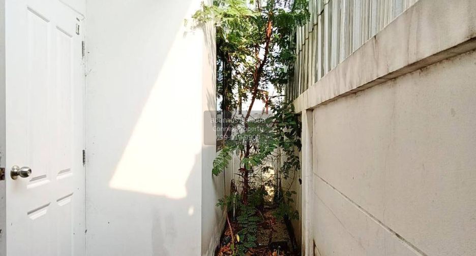Reihenhaus zum Kauf mit 2 Zimmer in Si Racha, Chonburi