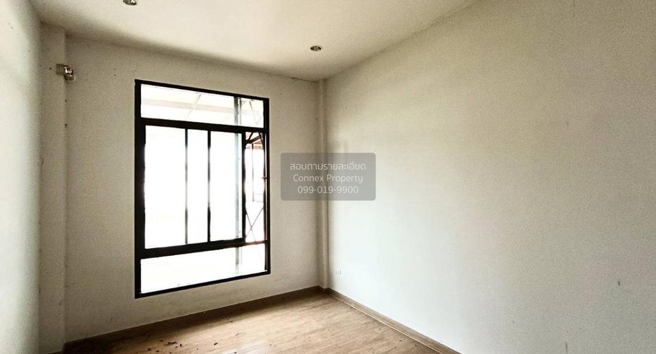 Reihenhaus zum Kauf mit 2 Zimmer in Si Racha, Chonburi