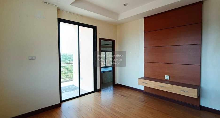 出售 4 卧室 商业空间 在 Nuea Khlong, Krabi