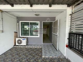 Продажа 2 спальни таунхаус в Si Racha, Чонбури