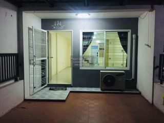 Продажа 2 спальни таунхаус в Si Racha, Чонбури