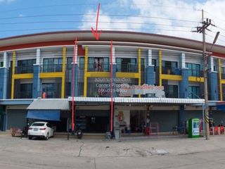 Продажа 2 спальни торговое помещение в Si Racha, Чонбури