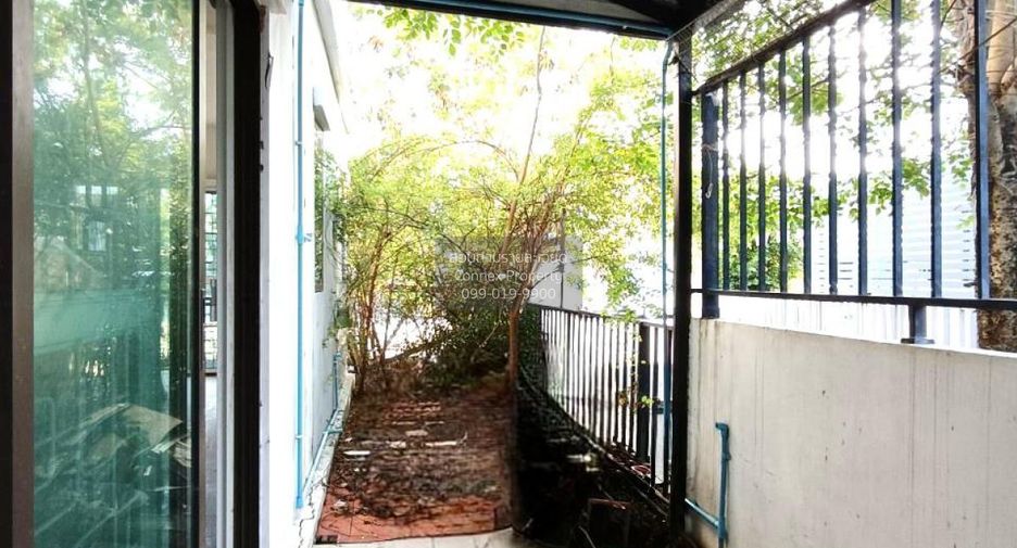 Casa adosada en venta de 3 habitaciones en Khlong Luang, Pathum Thani